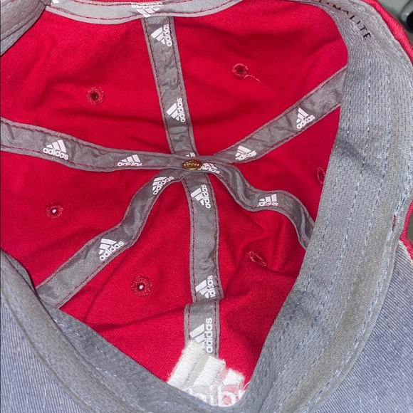 Adidas Classic Red Cap with White Logo - Picture 5 of 6